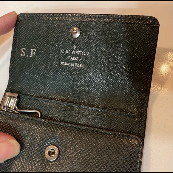 Louis Vuitton taiga green key case - Picture 4 of 9